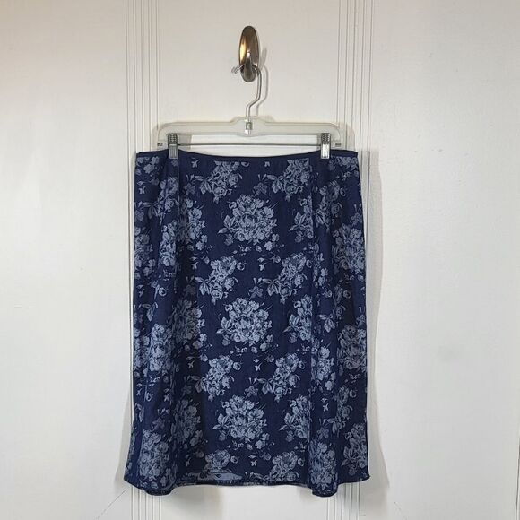Plus Size Jessica London Blue Denim Flowered Skirt - Picture 1 of 8